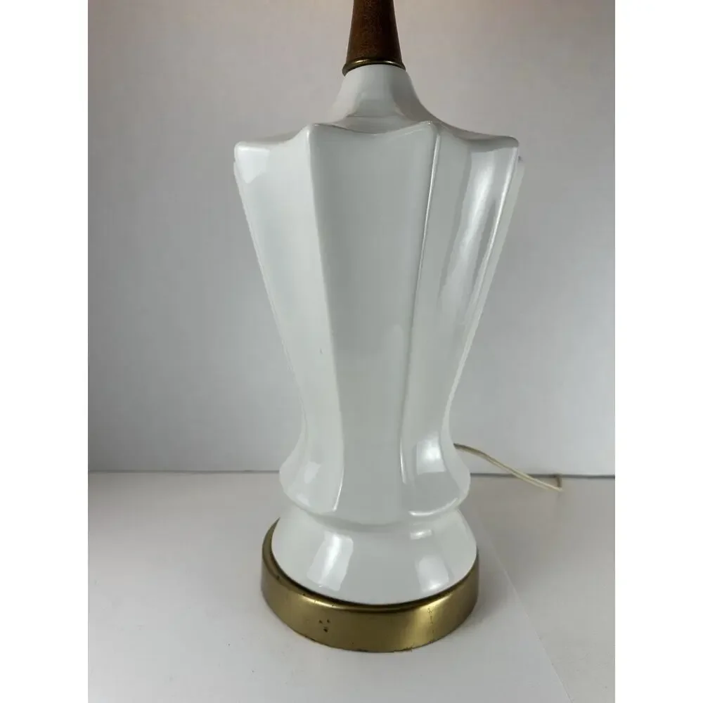 40s Vtg Milk Glass & Brass Table Lamp 32